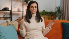 Body language: a psychologist explains how to tell when someone doesn't like you